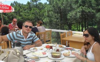 �ekmek�y �aml�bah�e Restaurant'ta, Do�a �le Ba�ba�a Nefis Serpme K�y Kahvalt�s�, S�n�rs�z �ay E�li�inde 20 TL yerine sadece 9.90 TL!