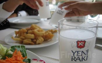 Vur patlas�n �al oynas�n! Kumkap� Patara'da 5 �e�it Meze + Ara S�caklar + Mevsim Salata + Bal�k ya da Izgara + Meyve Taba�� + 2 Duble Yerli ��ecek,... 