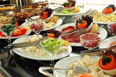 Esinti Kir Evi Nde Ev Yapimi Gozlemeden Menemene 130 Cesitten Olusan 2 Kisilik Acik Bufe Kahvalti Sinirsiz Cay Ve Meyve Suyu 64 Tl Yerine 32 Tl 4 Ve 6 Kisilik Seceneklerle 3 Ay Gecerli Istanbul Firsaton